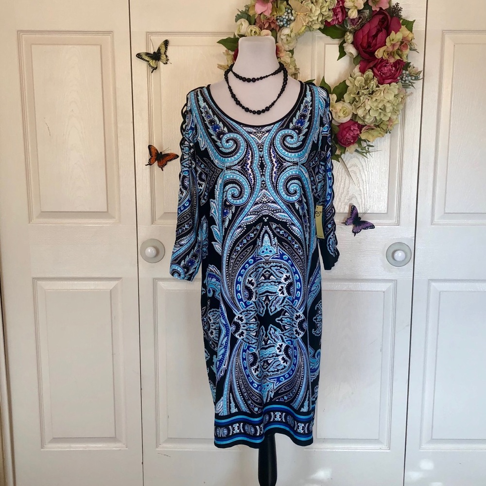 💼 Per Seption Paisley Ladder Sleeve Midi Dress